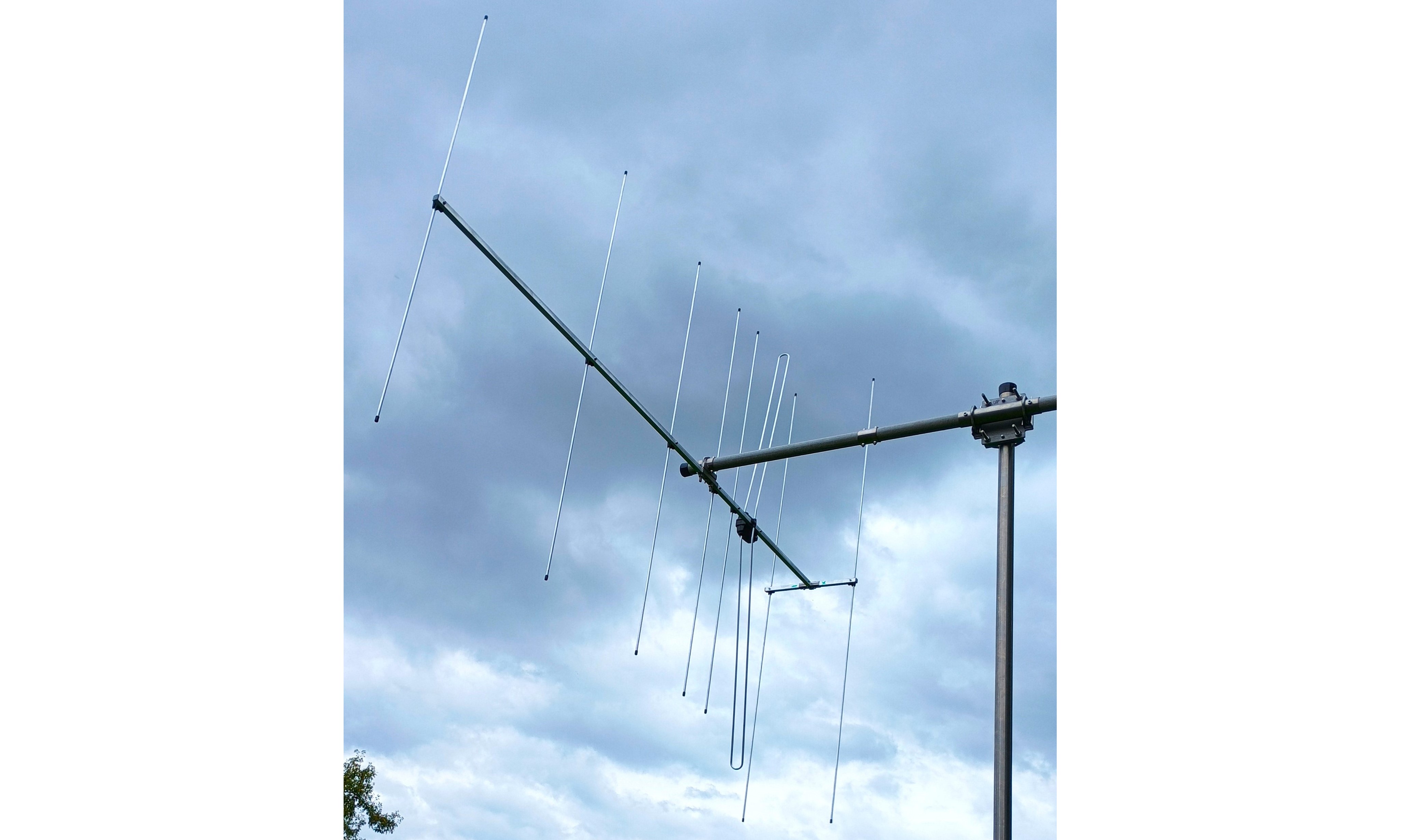 XmuX 8Y VD CCIR 2M V